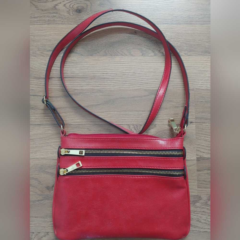 Kelly & Katie Red Leather Crossbody Bag